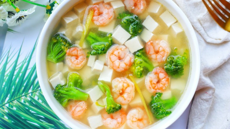 Broccoli, Shrimp and Tofu Soup