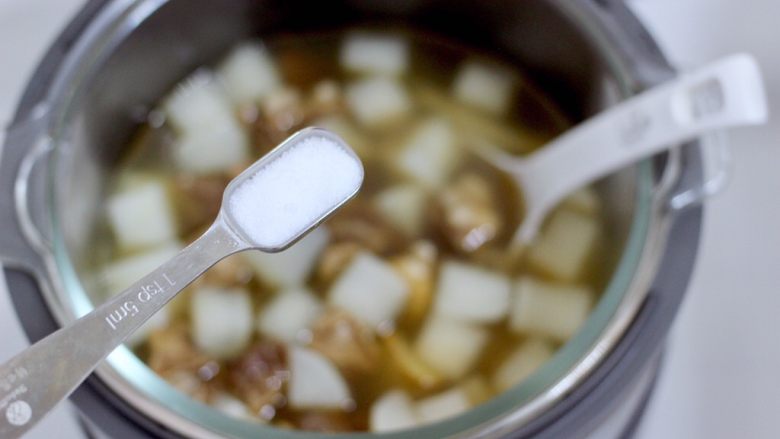 Beef Brisket Stewed with Radish