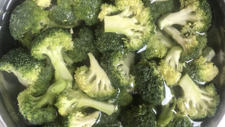 Cold broccoli (fat reduction)