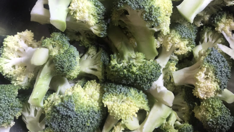 Cold broccoli (fat reduction)