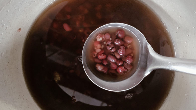 Red bean and millet porridge