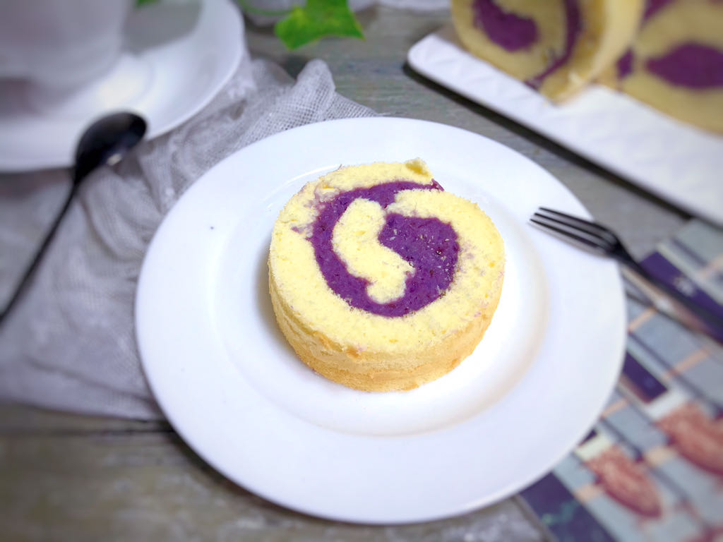 Purple sweet potato cake roll