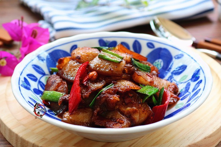 Spicy twice-cooked pork with rice