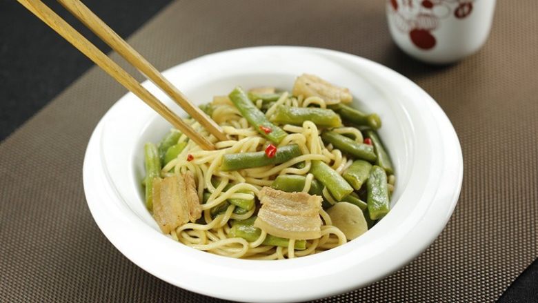 Lentil braised noodles