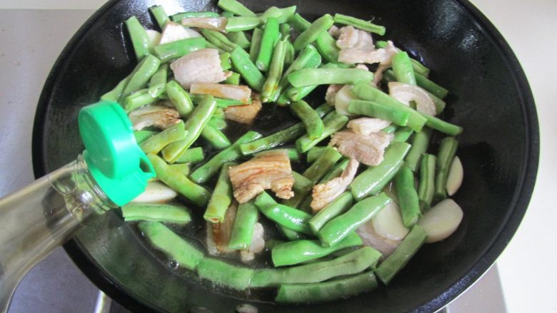 Lentil braised noodles