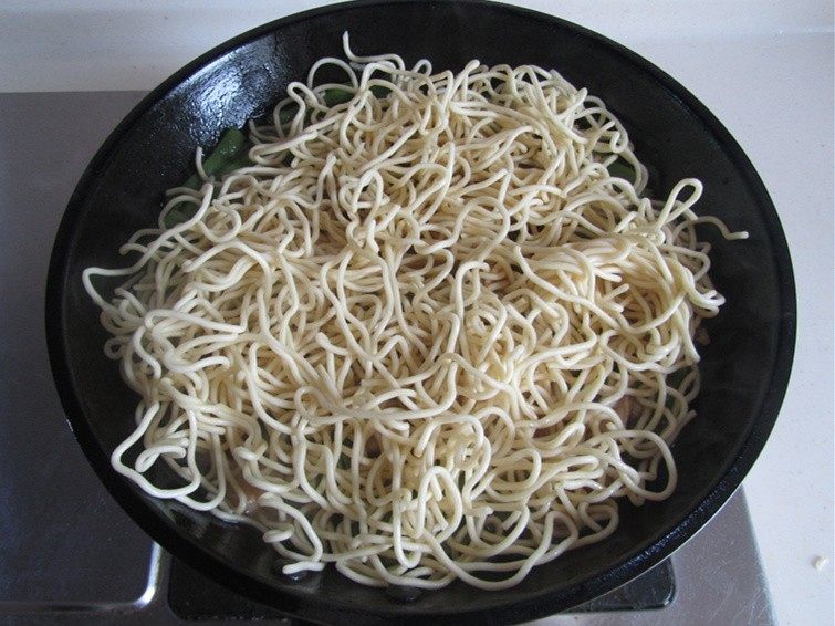 Lentil braised noodles