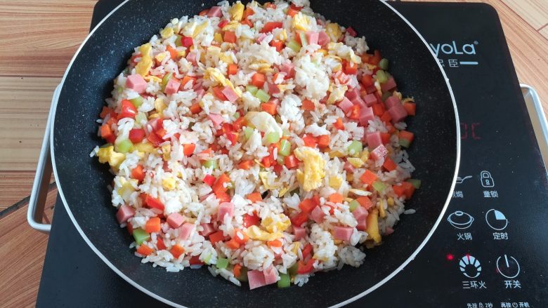 Pineapple and Egg Fried Rice