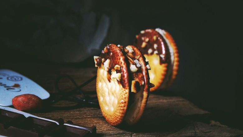 Quick ice cream sandwich cookies in ten minutes