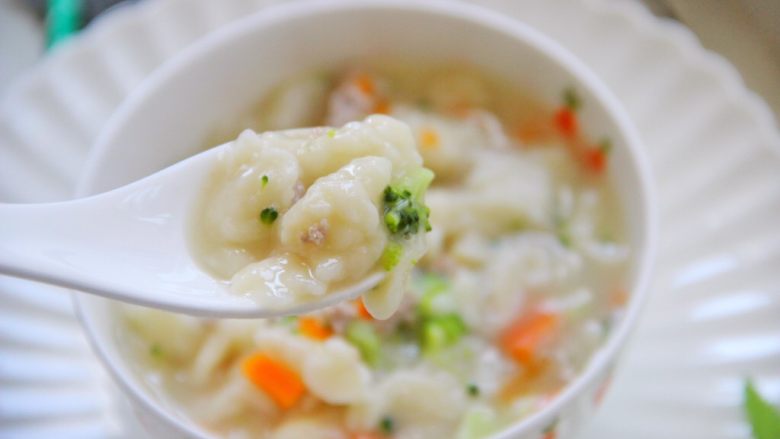 Yam and minced pork noodles