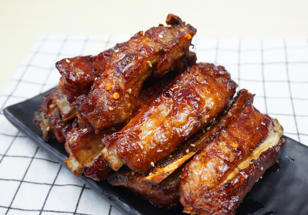 Grilled Pork Ribs with Honey Sauce