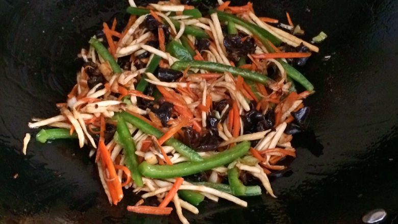 Fish-flavored shredded pork