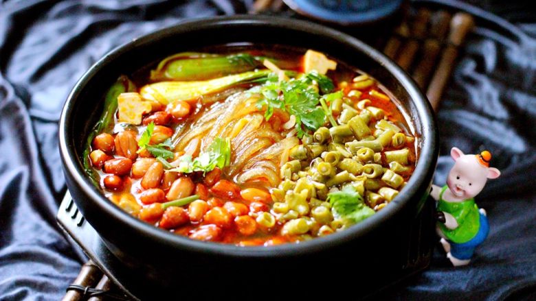 Green Food + Hot and Sour Noodles