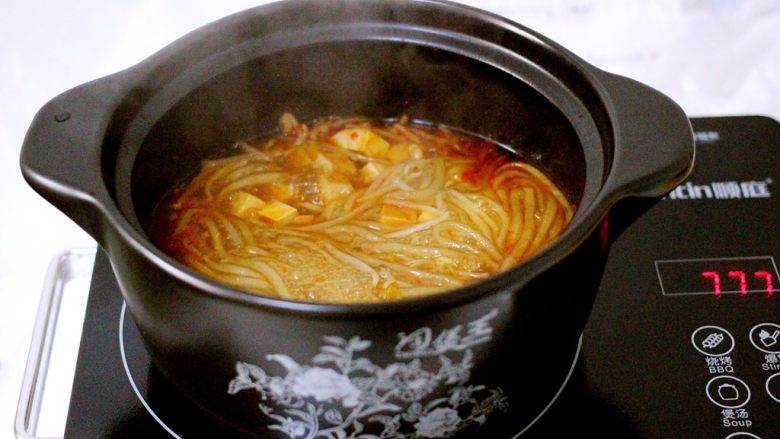 Green Food + Hot and Sour Noodles