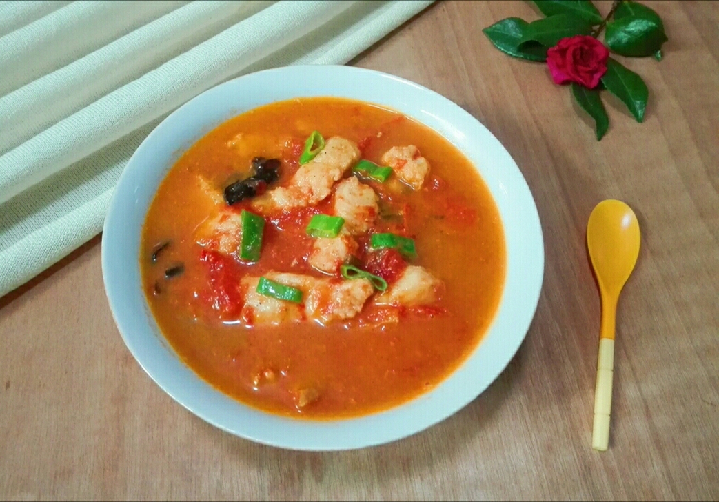 It’s good to drink soup when the weather is cold ~ Black Ear Tomato Basa Fish Soup