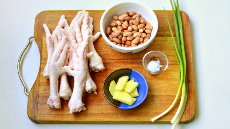 Peanut Chicken Feet Soup