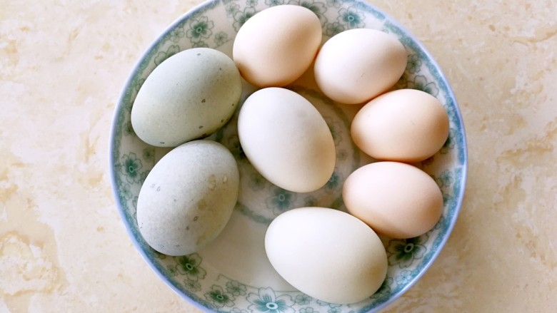 Three-color golden eggs