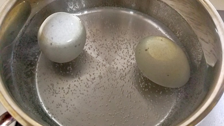 Three-color golden eggs