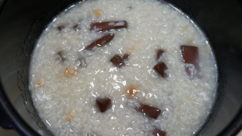 Pig's blood and scallop porridge