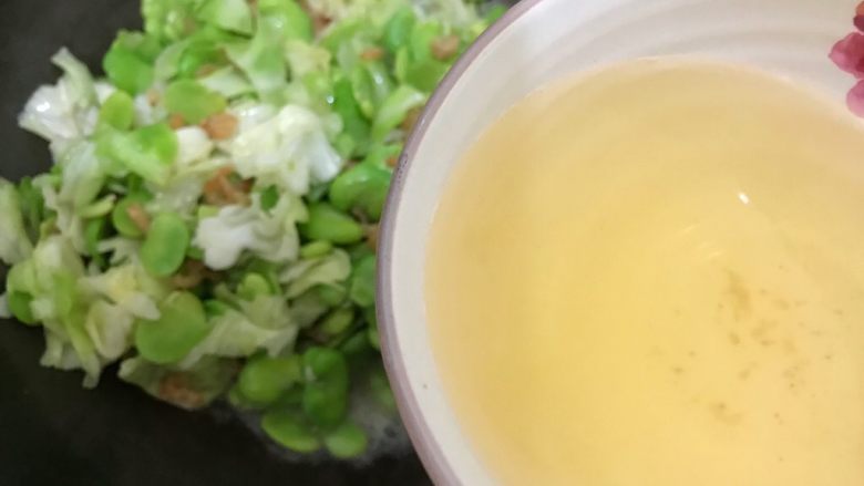 Oyster sauce, hand-shredded cabbage, sea rice and stir-fried broad beans