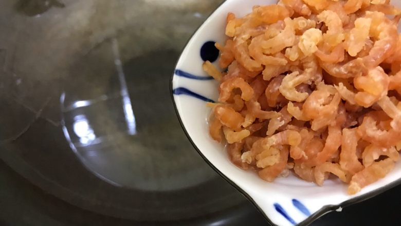 Oyster sauce, hand-shredded cabbage, sea rice and stir-fried broad beans