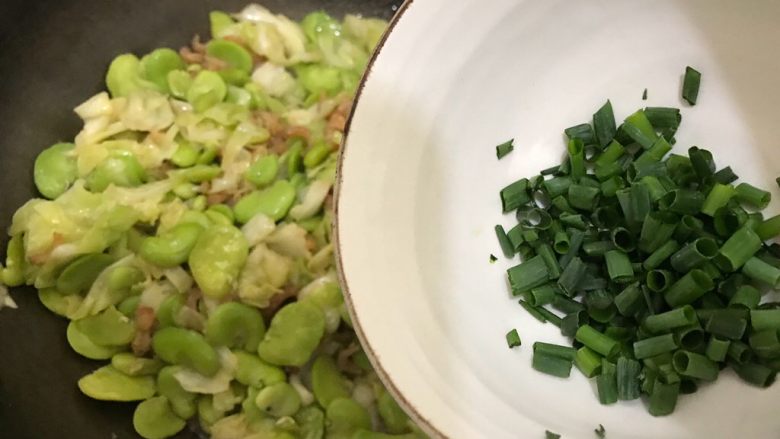 Oyster Sauce Shredded Cabbage, Fried Broad Beans with Dried Sea Rice