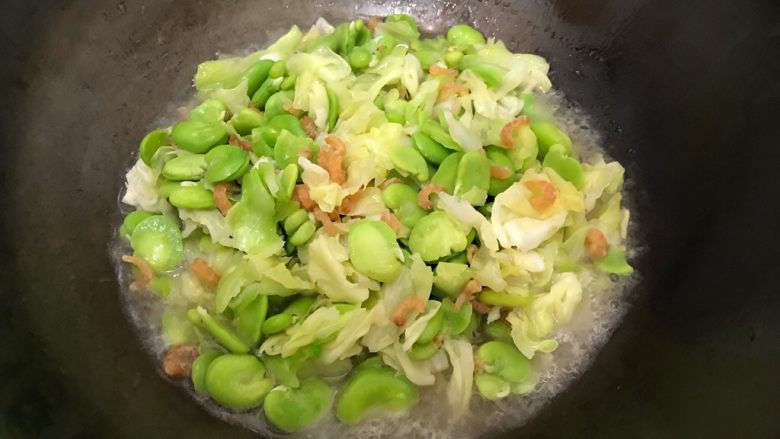 Oyster sauce, hand-shredded cabbage, sea rice and stir-fried broad beans