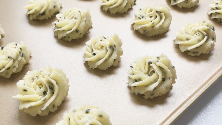 Black sesame salty cookies