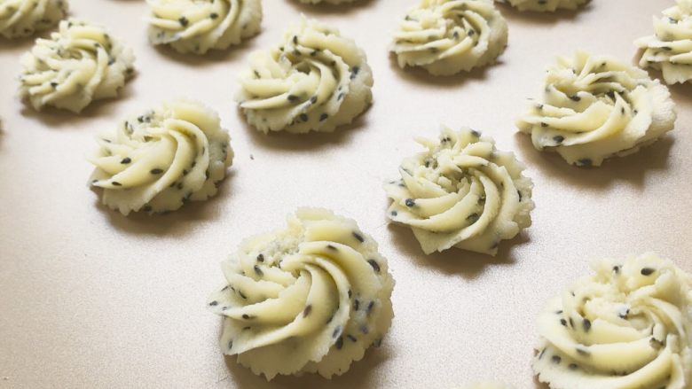 Black sesame salty cookies