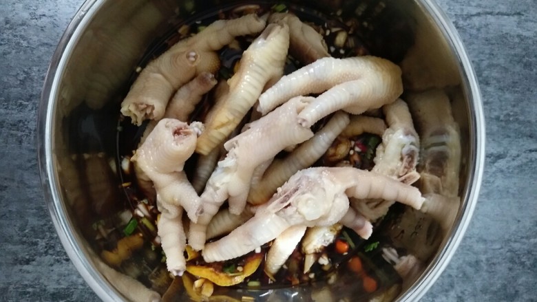 Internet celebrity lemon passion fruit chicken feet