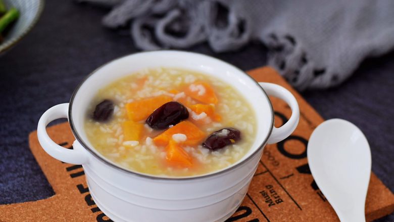 Sweet potato and red date porridge