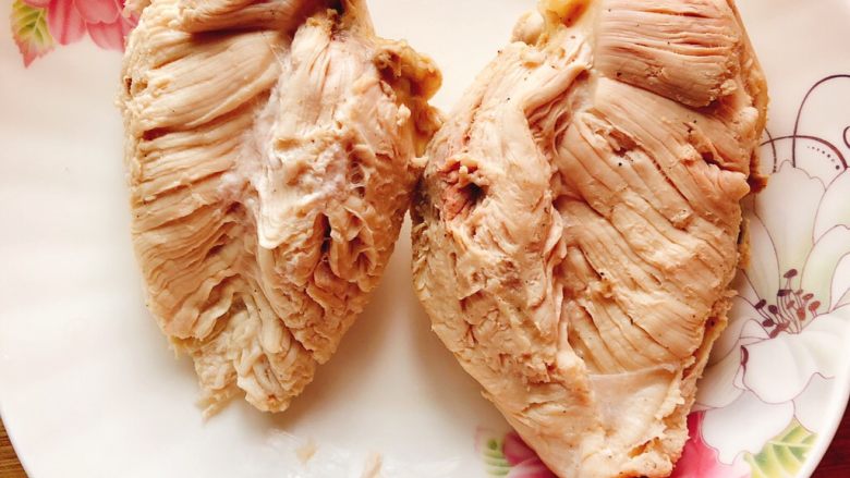 A weight loss meal can also be so delicious - cold shredded chicken