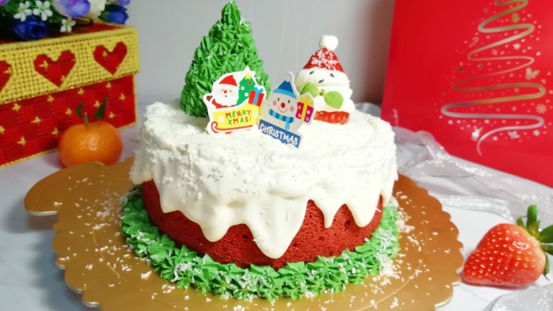 Christmas Cream Cake