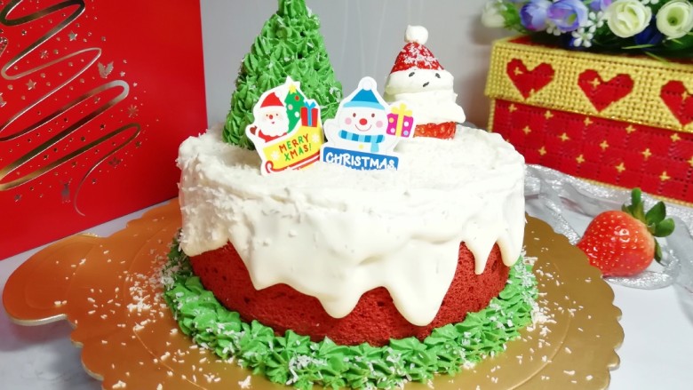 Christmas Cream Cake