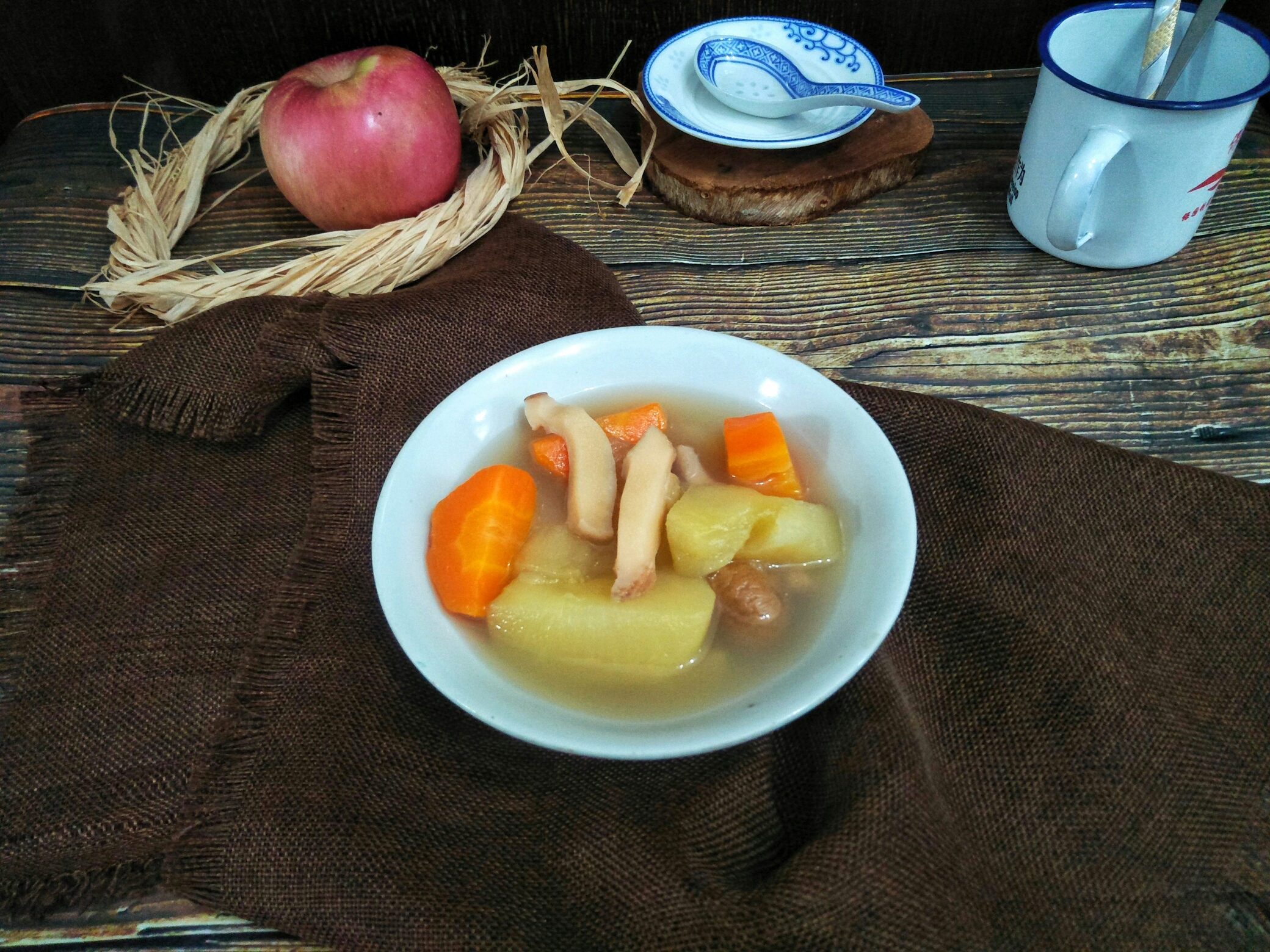 Snail meat and apple soup