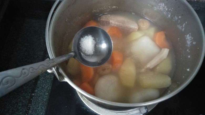 Snail Meat and Apple Soup