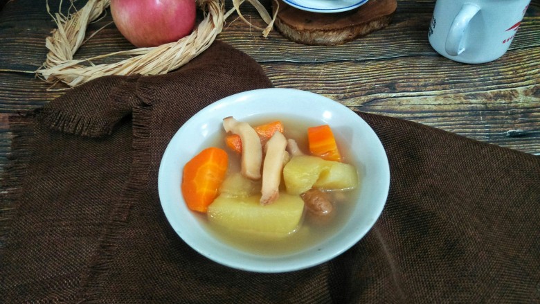 Snail Meat and Apple Soup