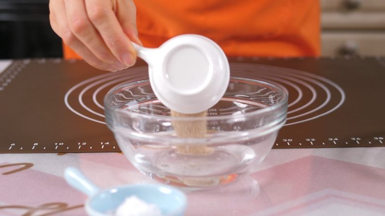 Baby milk-flavored steamed buns are loved by adults and children