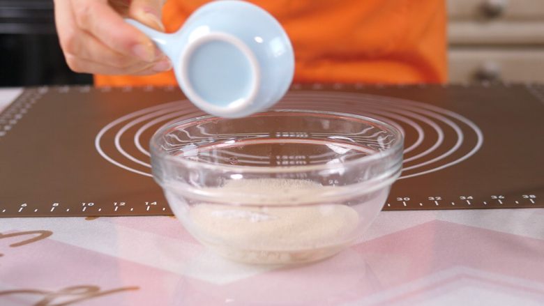 Baby milk-flavored steamed buns are loved by adults and children