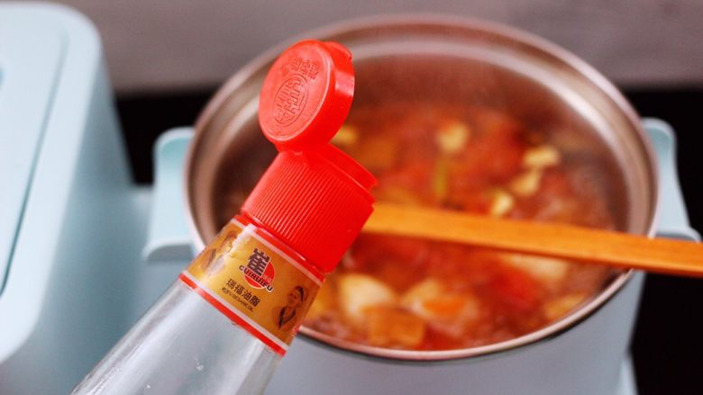 Shrimp, tomato and dried bean soup