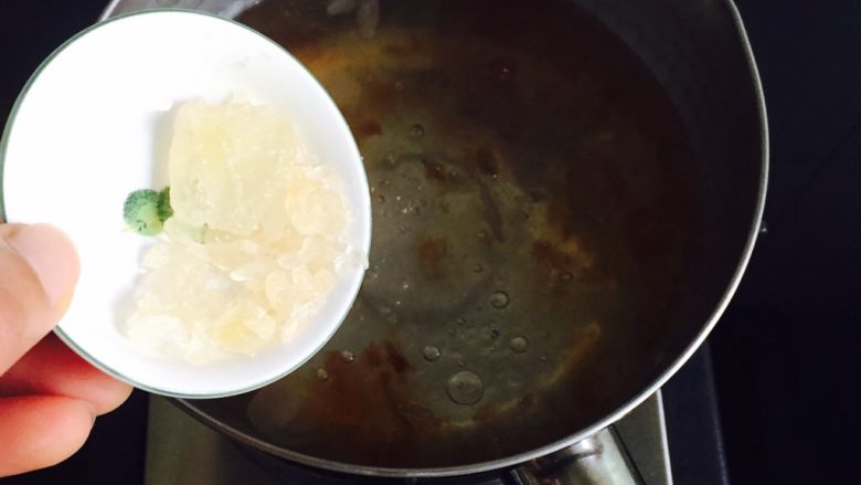 Peach Gum, Saponaria, Rice Snow Swallow and Purple Sweet Potato Soup