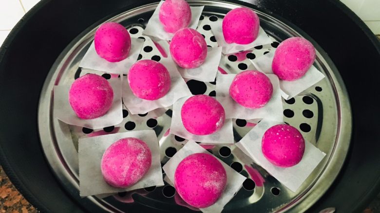 Dragon Fruit Steamed Buns