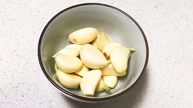 Dried radish with oil