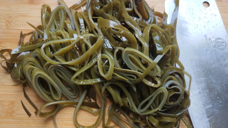 Cold kelp shreds (with instructions for making the cold sauce)