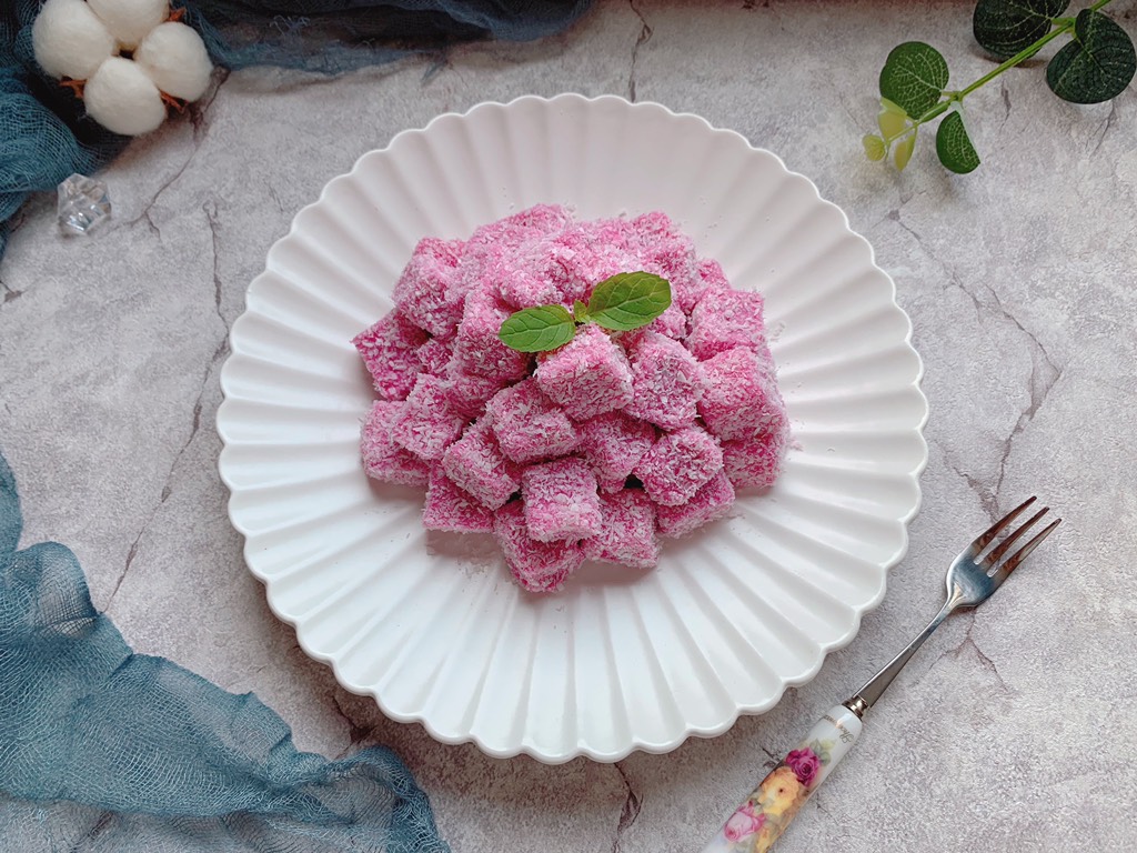 Dragon fruit yogurt jelly