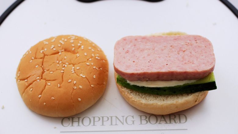 Luncheon Meat Cucumber Hamburger