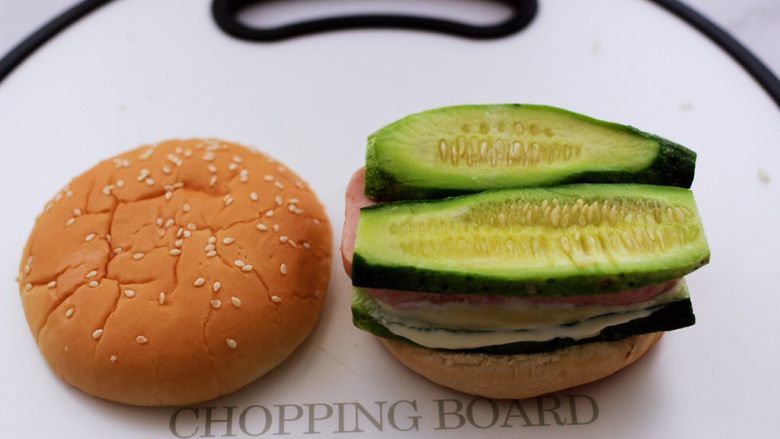 Luncheon Meat Cucumber Hamburger