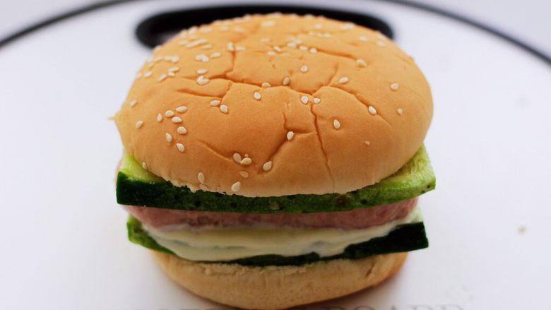 Luncheon Meat Cucumber Hamburger