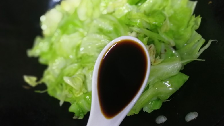 Stir-fried vermicelli with cabbage