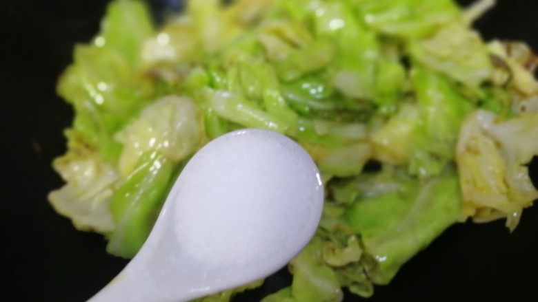 Stir-fried vermicelli with cabbage