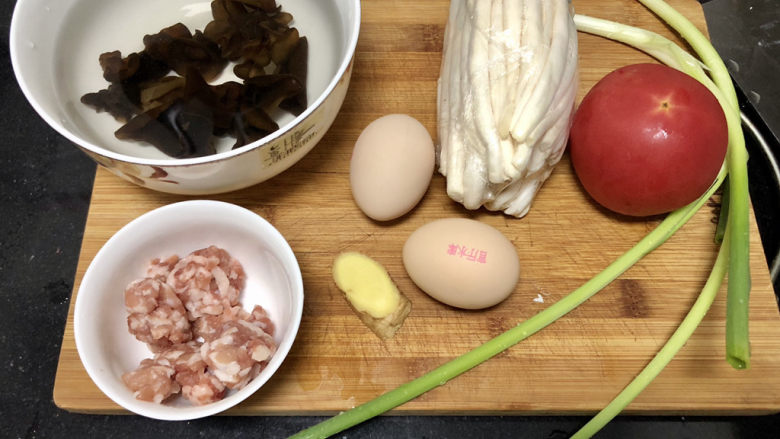 White Jade Mushroom and Egg Soup